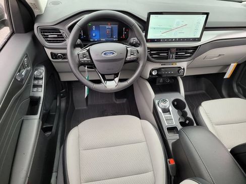 New 2025 Ford Escape SE w/ Class II Trailer Tow Package FWD image 33