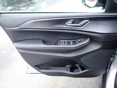 New 2025 Jeep Grand Cherokee Altitude image 15