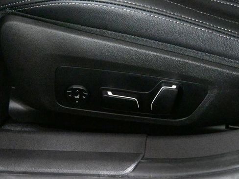 Used 2026 BMW 330i xDrive Sedan w/ Convenience Package image 28