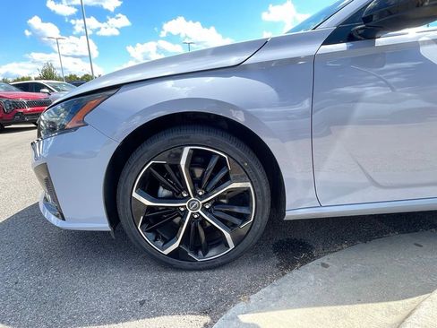 Used 2025 Nissan Altima 2.5 SR FWD image 29