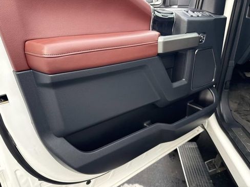 Used 2022 Ford F350 Platinum w/ FX4 Off-Road Package image 21