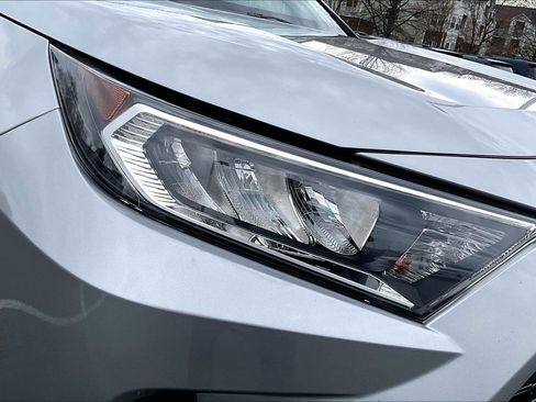 Used 2020 Toyota RAV4 XLE w/ Convenience Package image 27