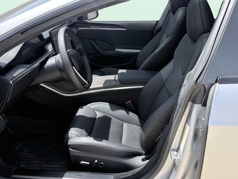 Used 2025 Tesla Model S AWD/4WD image 23