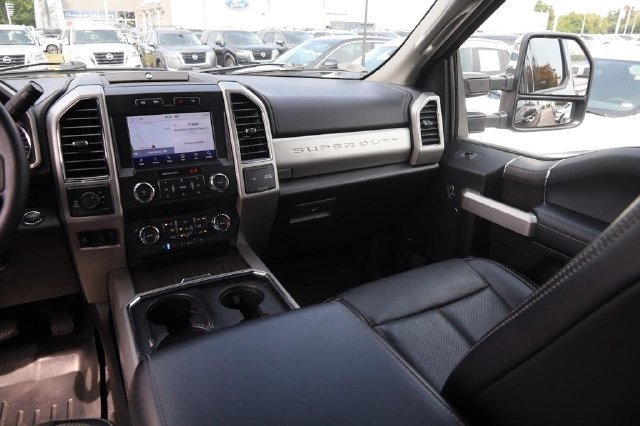 Used 2021 Ford F250 Lariat w/ Lariat Ultimate Package AWD/4WD image 27