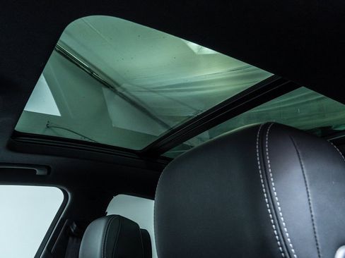 Used 2025 Audi SQ5 Premium Plus w/ Premium Plus Package image 28