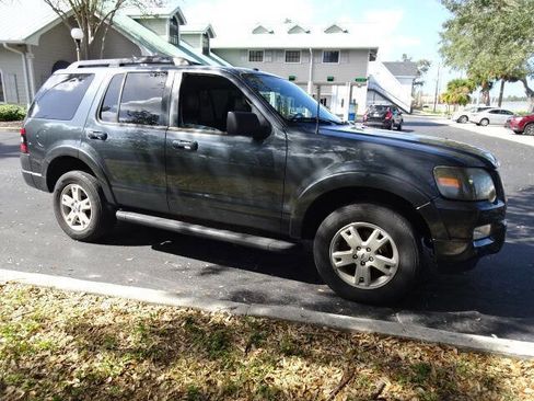 Used 2010 Ford Explorer XLT image 7