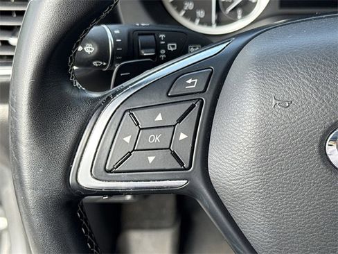 Used 2019 INFINITI QX30 w/ Navigation Package image 24