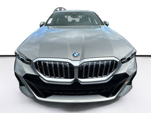 New 2026 BMW 530i w/ M Sport Package RWD image 2