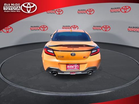 Used 2023 Toyota GR86 10th Anniversary SE RWD image 7