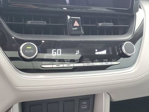 Used 2024 Toyota Corolla Cross LE FWD image 29