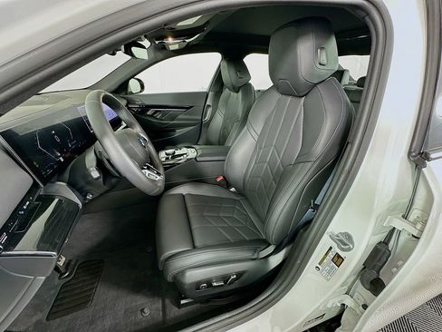 Used 2025 BMW 530i w/ M Sport Package image 21