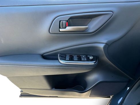 Used 2025 Toyota Crown XLE image 11