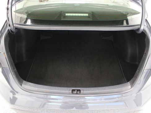 Used 2025 Toyota Corolla LE FWD image 28