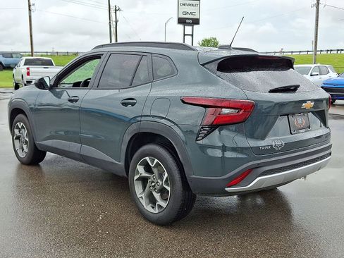 Used 2026 Chevrolet Trax LT w/ Driver Confidence Package FWD image 22