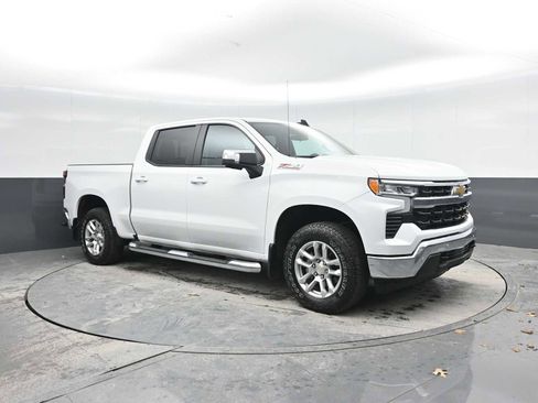 Used 2025 Chevrolet Silverado 1500 LT image 6