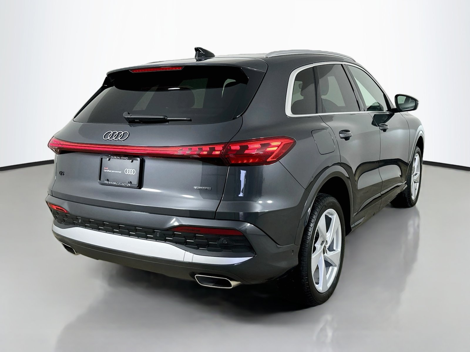 Certified 2025 Audi Q5 Premium Plus w/ Premium Plus AWD/4WD image 5