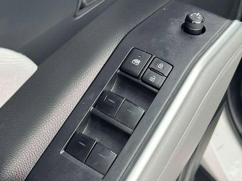 Certified 2023 Toyota Highlander LE image 21