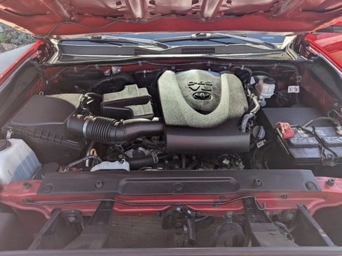 Used 2020 Toyota Tacoma SR5 AWD/4WD image 26