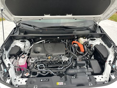 Certified 2025 Toyota RAV4 XLE image 34