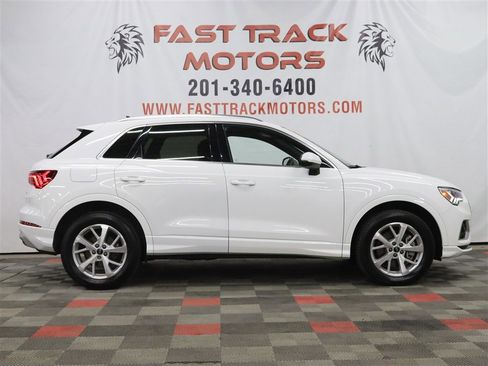 Used 2023 Audi Q3 2.0T Premium AWD/4WD image 4