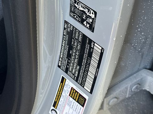 New 2026 Mercedes-Benz EQS 400 4MATIC SUV image 18
