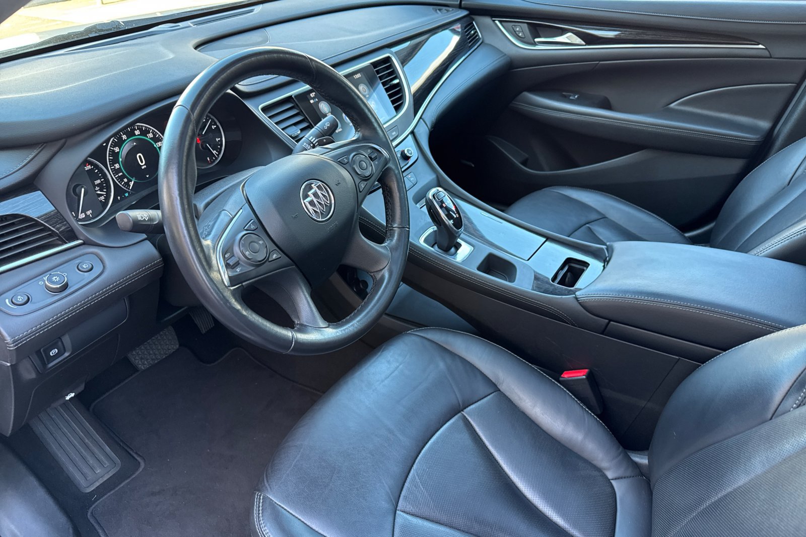 Used 2017 Buick LaCrosse Essence w/ Dynamic Driver Package FWD image 10