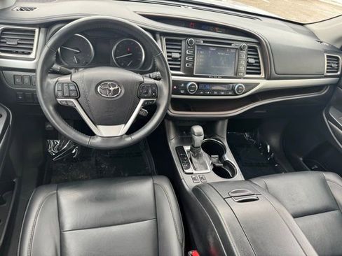 Certified 2019 Toyota Highlander XLE image 12