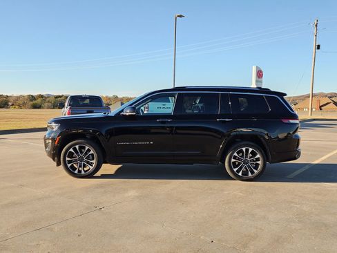 Used 2022 Jeep Grand Cherokee L Overland w/ Luxury Tech Group IV image 3