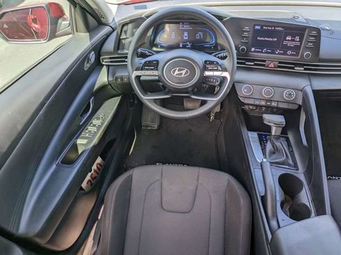 Used 2024 Hyundai Elantra SE FWD image 15