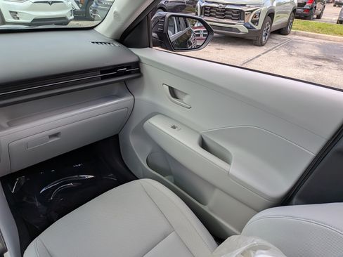 Used 2025 Hyundai Kona SEL FWD image 18