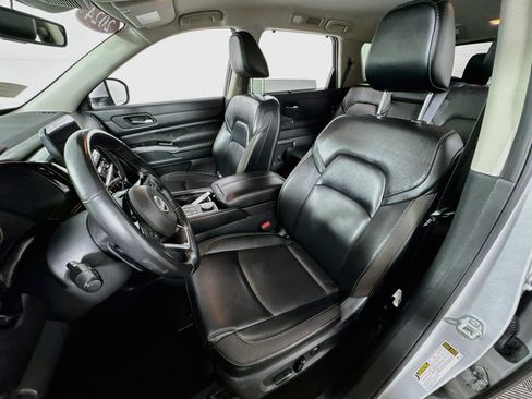 Used 2024 Nissan Pathfinder SL AWD/4WD image 14
