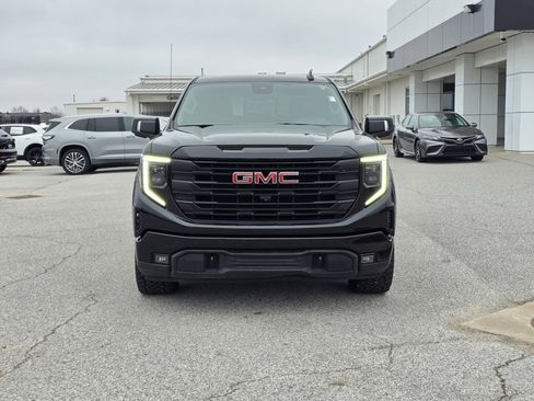 Used 2022 GMC Sierra 1500 Elevation w/ Elevation Premium Package image 2