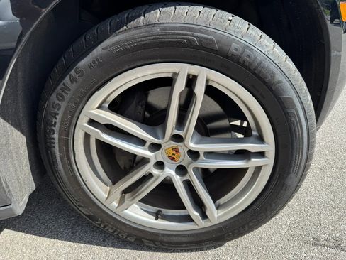 Used 2018 Porsche Macan Sport Edition AWD/4WD image 24