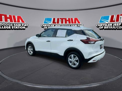 Used 2022 Nissan Kicks S FWD image 6