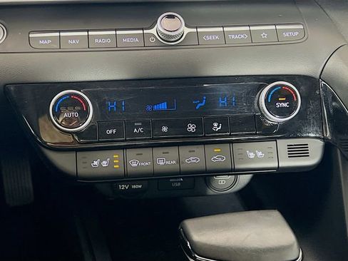 Used 2023 Hyundai Elantra Limited image 18