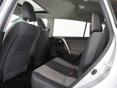 Used 2015 Toyota RAV4 XLE AWD/4WD image 17