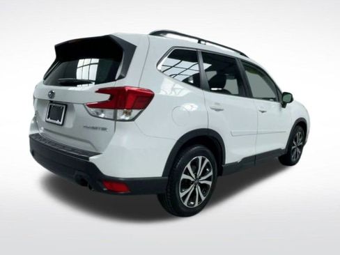 Used 2021 Subaru Forester Limited image 8