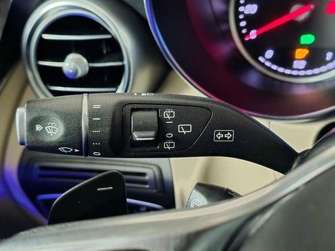 Used 2022 Mercedes-Benz GLC 300 4MATIC w/ Premium Package Lite image 31