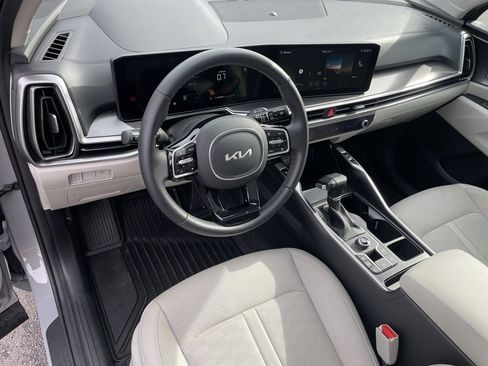 New 2025 Kia Sorento S w/ Panoramic Sunroof Package image 10