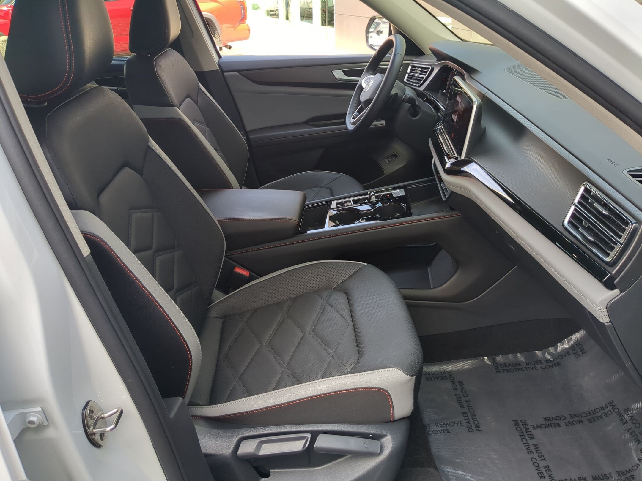 Used 2024 Volkswagen Atlas Peak Edition SE AWD/4WD image 33