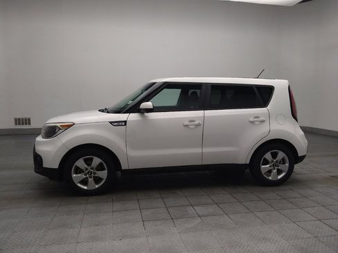Used 2017 Kia Soul w/ Convenience Package FWD image 2