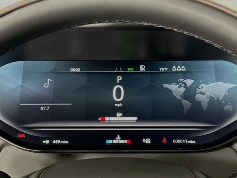 New 2025 Land Rover Range Rover SE image 13