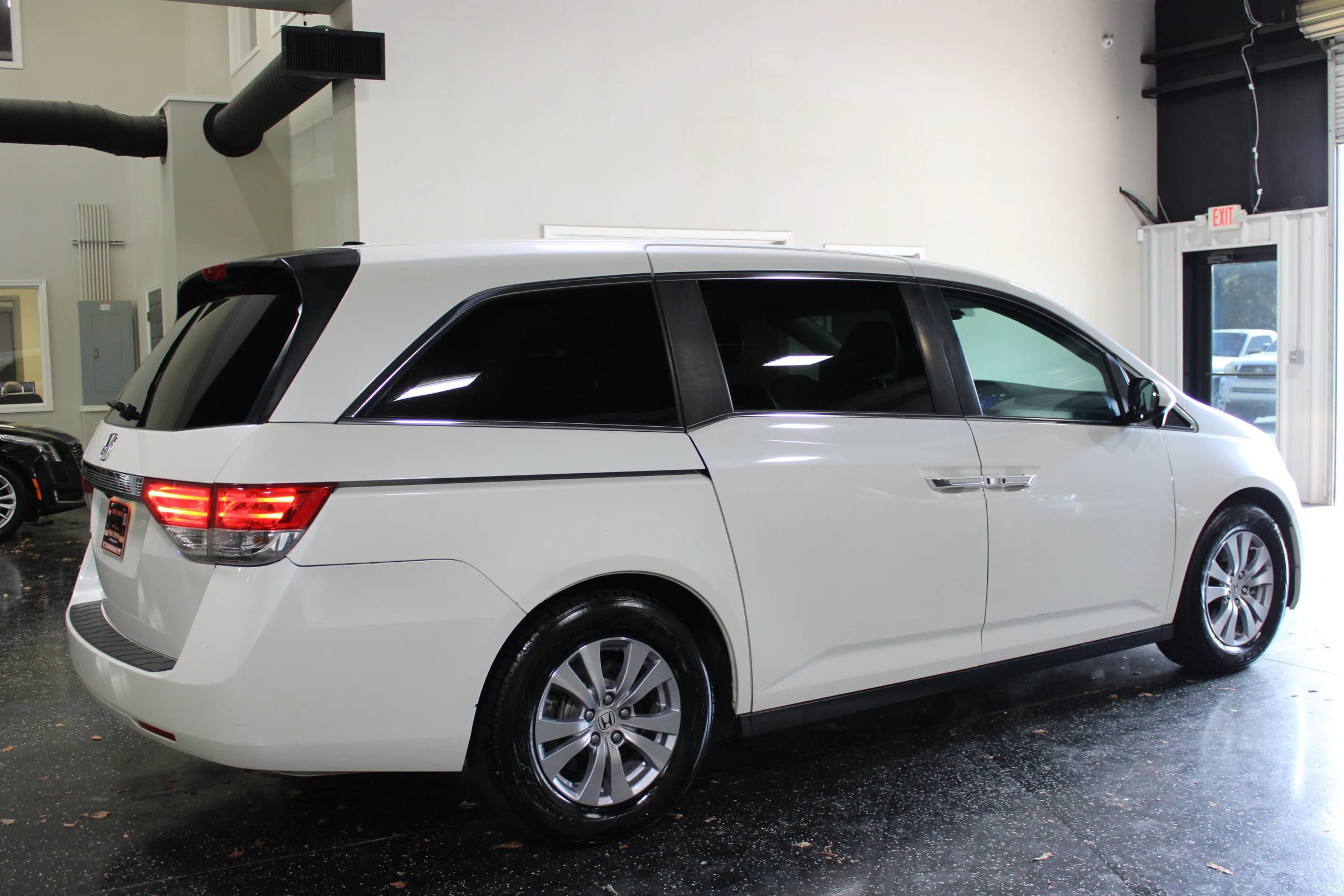 Used 2016 Honda Odyssey EX-L image 3