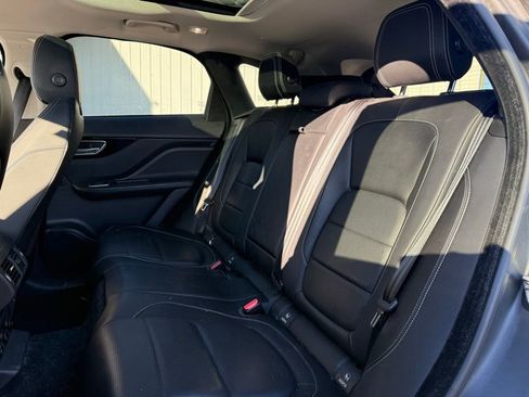 Used 2018 Jaguar F-PACE R-Sport image 14
