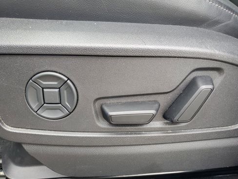 Used 2025 Audi Q5 Premium w/ Convenience Package image 22