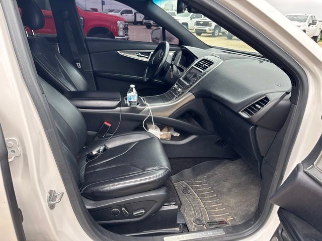 Used 2016 Lincoln MKX Reserve w/ Luxury Package AWD/4WD image 13