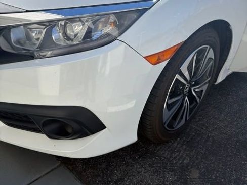 Used 2018 Honda Civic EX-L image 2