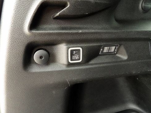 Used 2023 Jeep Grand Cherokee L Laredo image 33