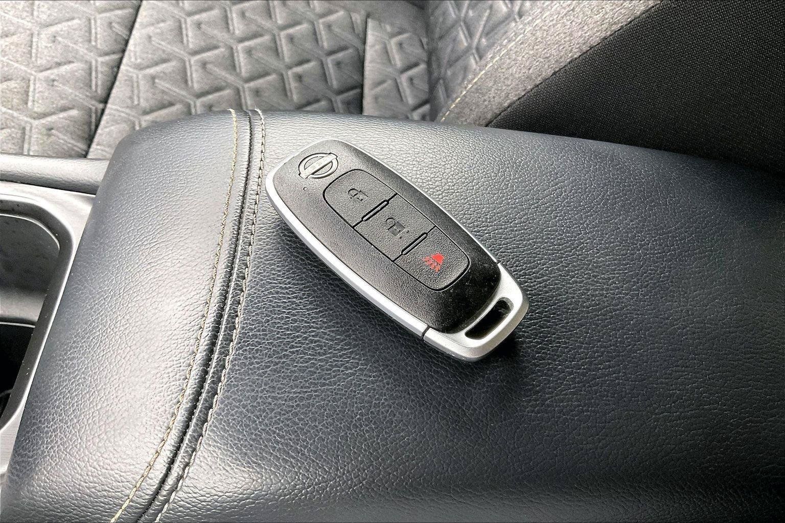 Certified 2025 Nissan Kicks SV AWD/4WD image 12