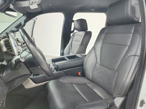 Used 2025 Toyota Tundra Limited AWD/4WD image 19